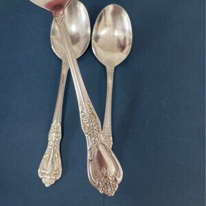 Oneida Kennett Square Set of 3 Oval Soup Spoons HH Distinction Deluxe Stainless